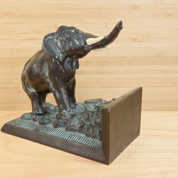 Antique 1922 Ronson Cast Metal Elephant Bookends / Vintage Elephant Shelf Decor - Picture 4 of 10